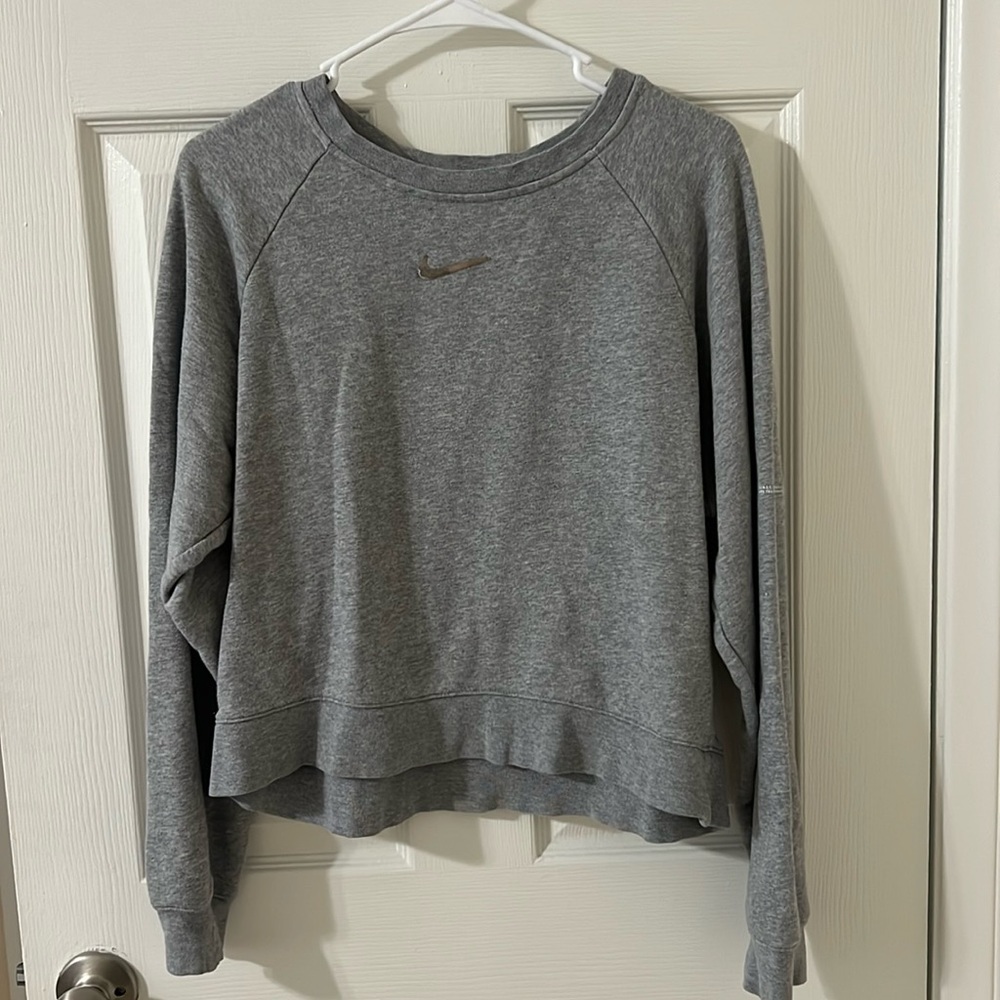 Nike Sweater w/ pouch in the back (rare) item - M